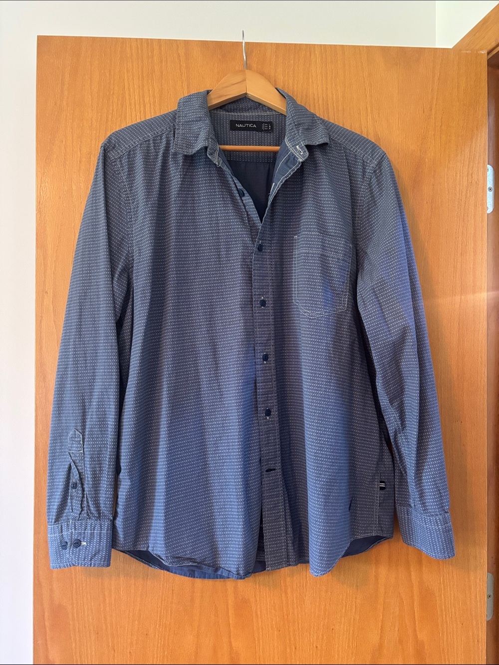 Nautica Men's Blue Micro-Pattern Long-Sleeve Button-Down Shirt